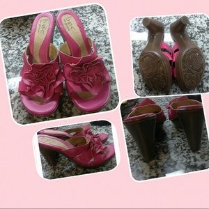 BORN Fuchsia Sandals (Size 9)